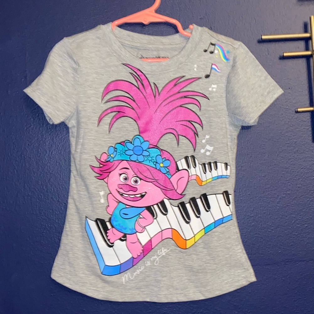Kids trolls shirt size xs